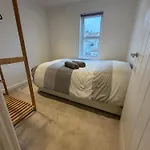Lovely 2 Bed Bedminster Flat With Parking شقة بريستول