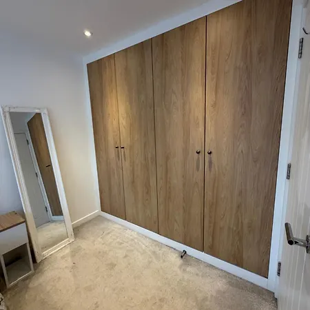 Lovely 2 Bed Bedminster Flat With Parking 公寓 布里斯托